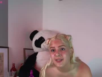 girl 18+ Teen Pussy Pics On Web Cams with cloetonya