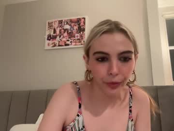 girl 18+ Teen Pussy Pics On Web Cams with katarinaaxoxo